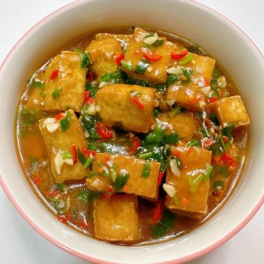 Crispy Fried Tofu with Savory Garlic Sauce