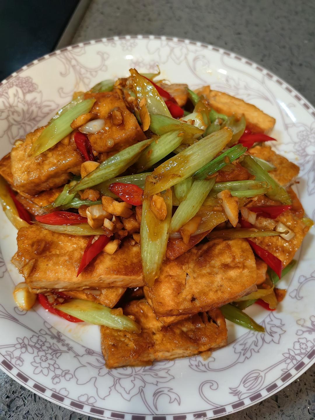 Homestyle Tofu with Celery