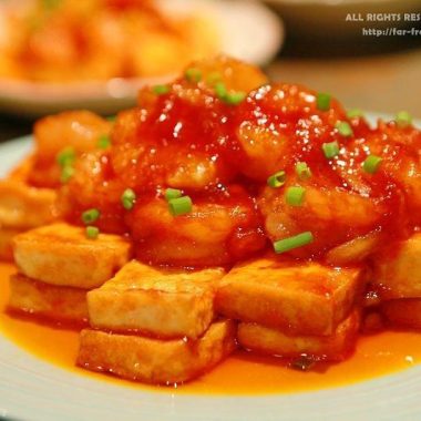 Pan-Fried Tofu with Shrimp in Savory Tomato Sauce