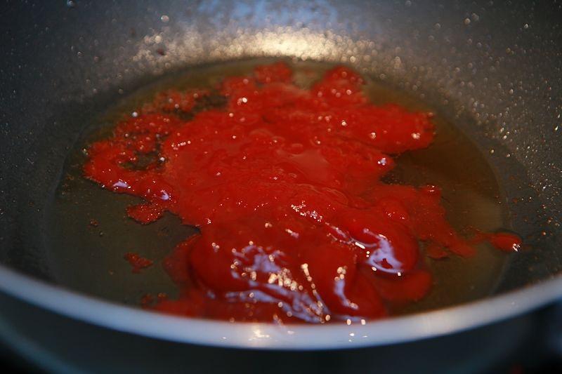 Create the Tomato Glaze