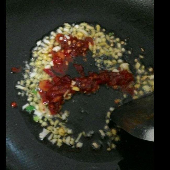 Fry the Paste and Tomato