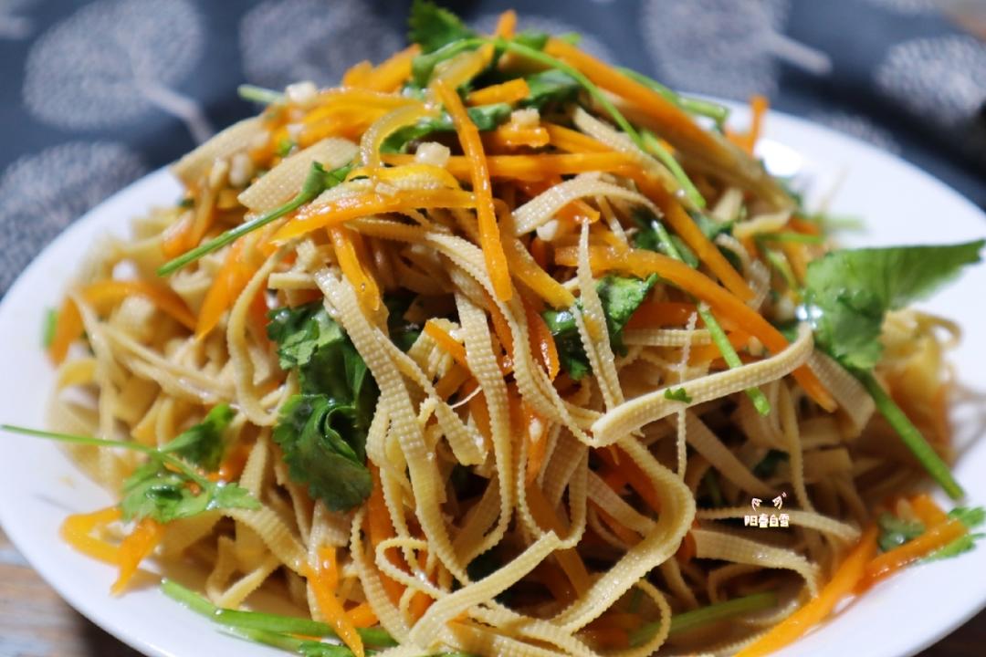 Shredded tofu skin and carrot in a spiced-oil dressing