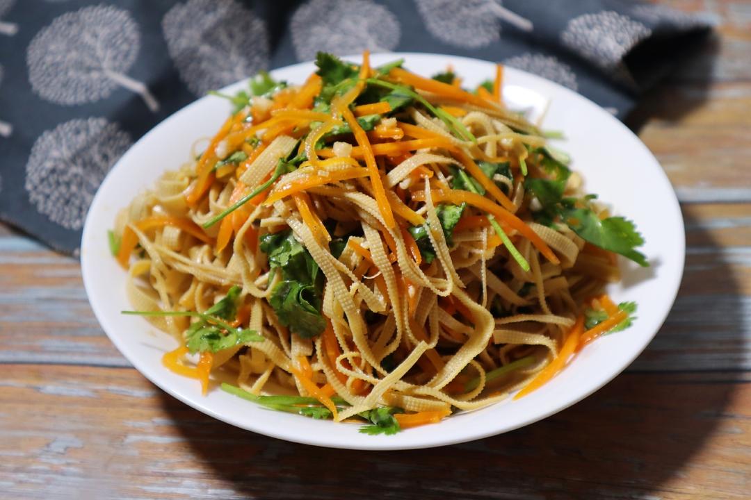 The diet-table salad - light, low-fat, protei