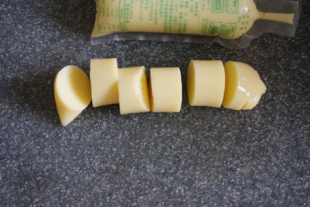 Cut one tube into 6 pieces - or 8 or 10, no o