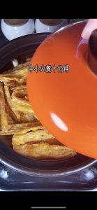 Cover and simmer over medium-low 10 minutes