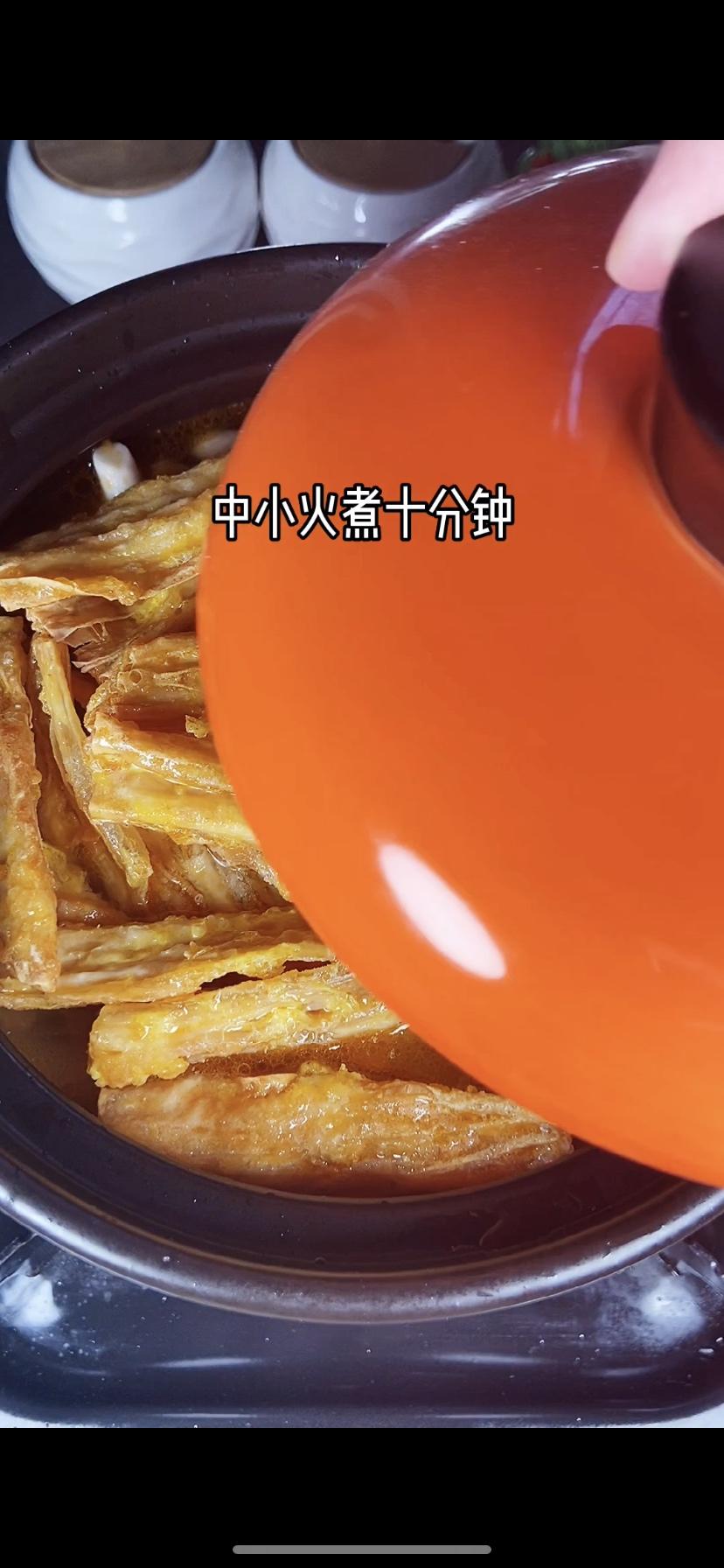 Cover and simmer over medium-low 10 minutes