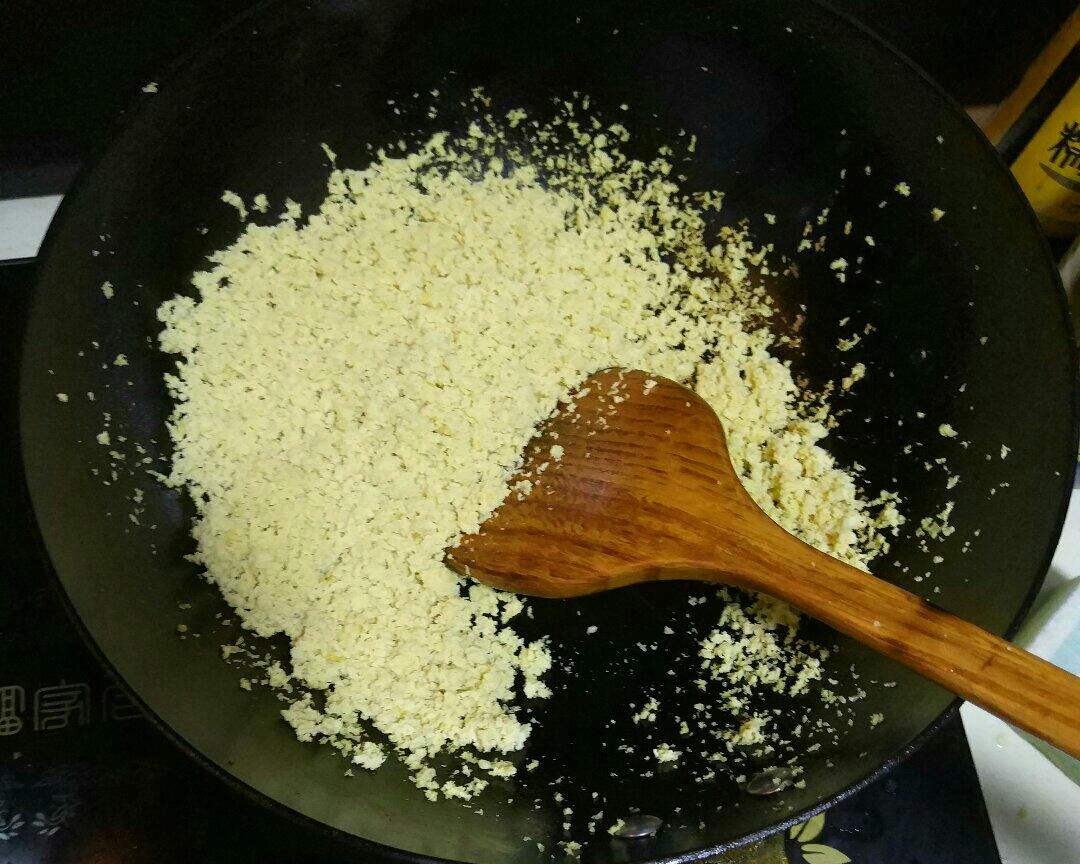 Heat a little oil and fry the chopped tofu un