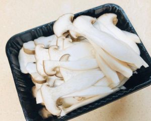 Small king oyster mushrooms can also be cut l