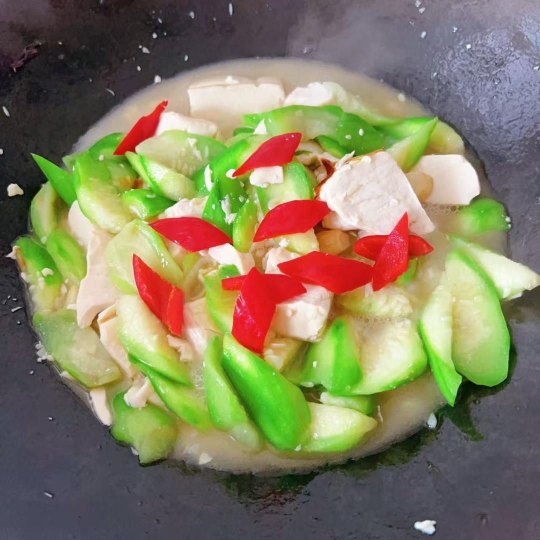 Off the heat, add the colored pepper, season