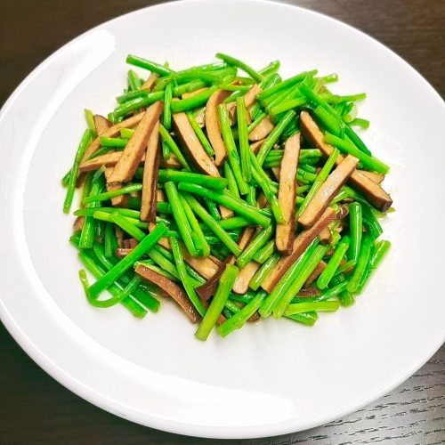 Luhao & Xianggan Stir (芦蒿炒香干): The Five-Minute Spring Plate