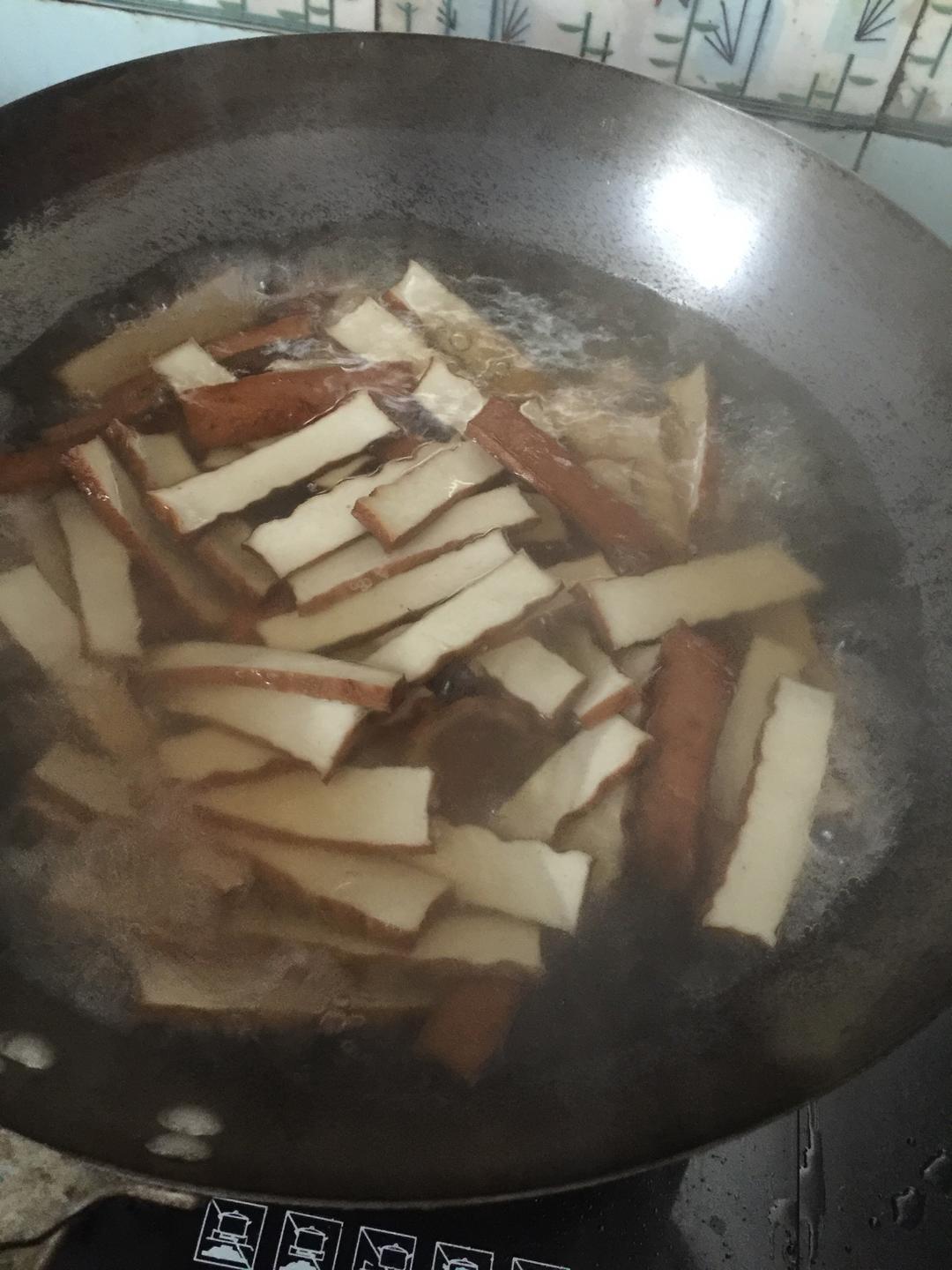 Boil water to cover the slices, bring to a bo