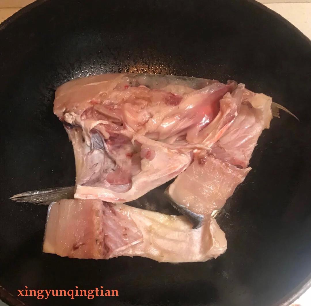 Sear the head skin-down over the highest flam