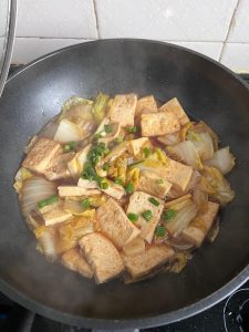 Scatter scallion and serve - fresh and savory