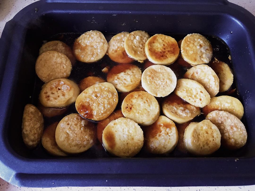Heat the pan again with cold oil; bloom the g