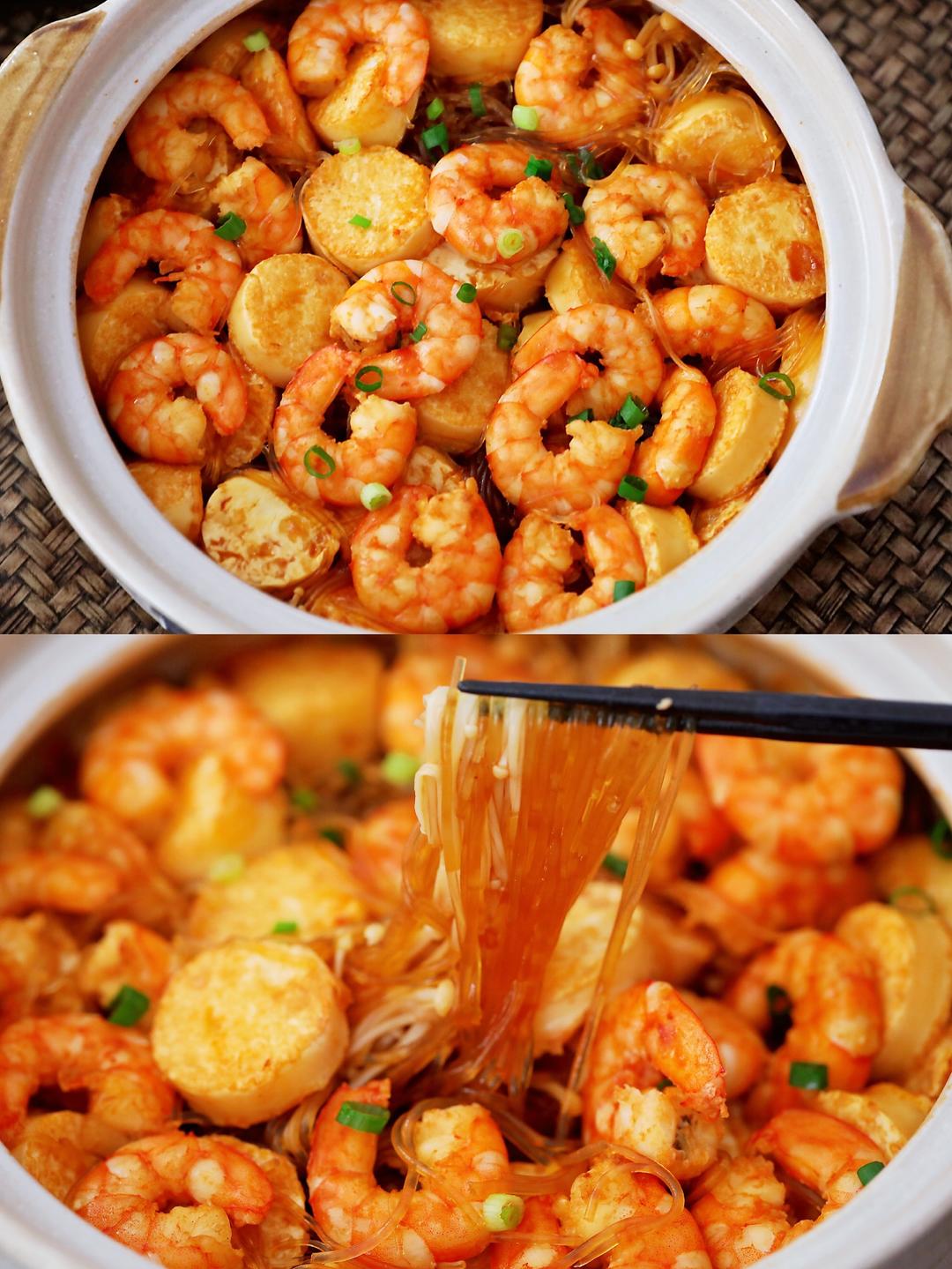 Golden egg tofu and shrimp over vermicelli in a clay pot
