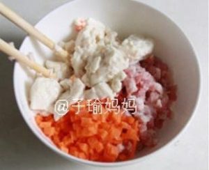 Mince the pork and carrot