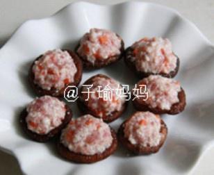 Pack the filling onto the caps and arrange th