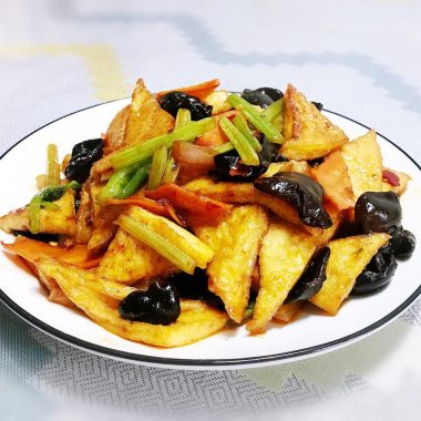 Golden qianye tofu tossed with vegetables in red oil