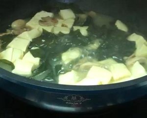 Simmer over medium about 20 minutes - the tof