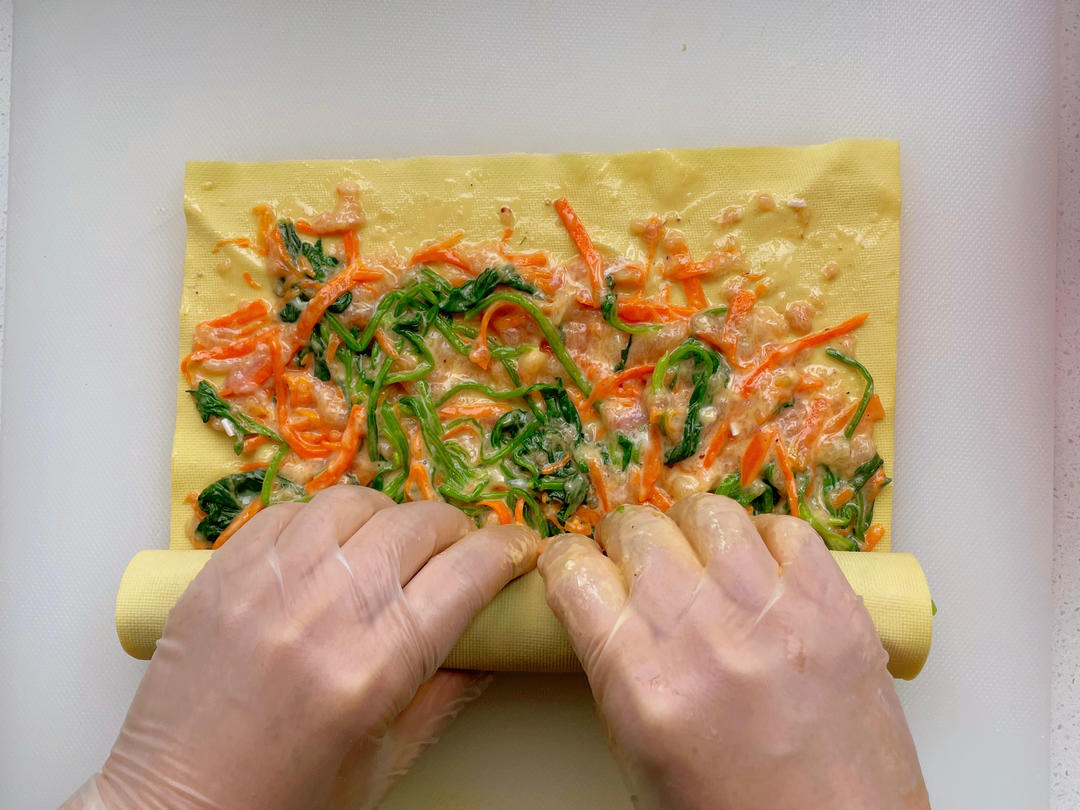Roll as tight as you can - no air inside
