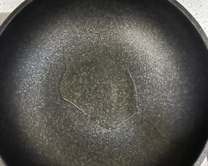 Heat the pan and the oil - hot pan, hot oil